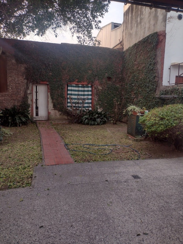 Imagen 1 de 11 de Venta - 2 Locales - Depto 3 Amb - Galpon - L. M Campos 4347 - Caseros