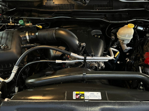 Imagen 6 de 15 de Chrysler Ram 1500 2016 Laramie 5.7 Dc 4x2