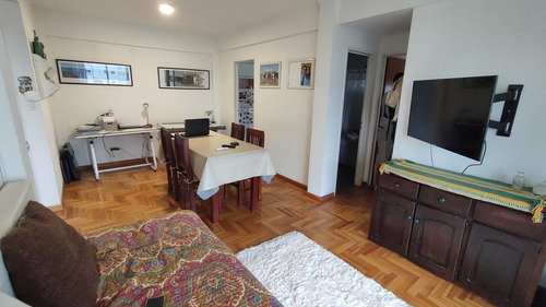 Imagen 3 de 12 de Venta Depto. 1 Dorm C/cochera - 43 Esq. 5 - La Plata