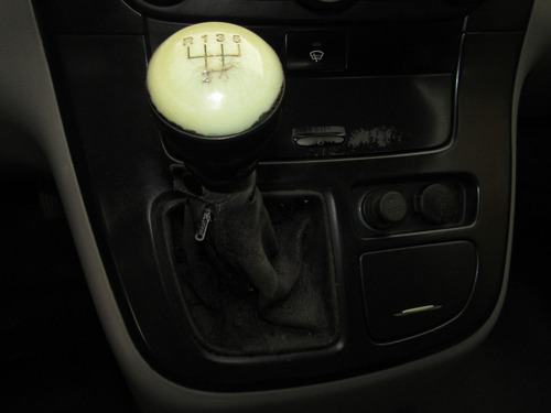 Kia Carnival 2.9 Lx Crd Mt Diesel