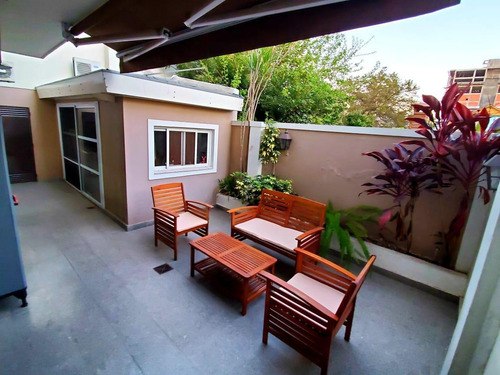 Imagen 6 de 26 de Hermoso Ph En Venta En Caseros Centro Con Cochera Y 2 Patios