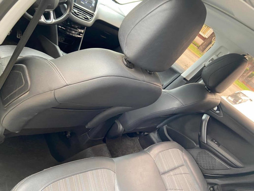 Imagen 7 de 8 de Peugeot 208 2016 1.6 Feline Pack Cuir