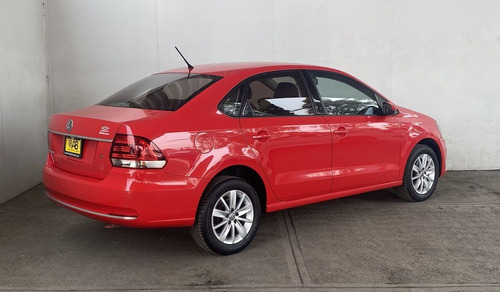Imagen 5 de 13 de Volkswagen Vento 2017 1.6 Comfortline Mt