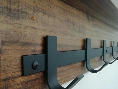 Imagen 3 de 5 de Percheros De Pared En Hierro Y Madera