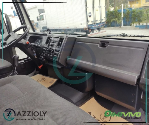 Imagem 8 de 15 de Ford Cargo 816 S 2019 Baú Refrigerado Liso Caminhão 3/4