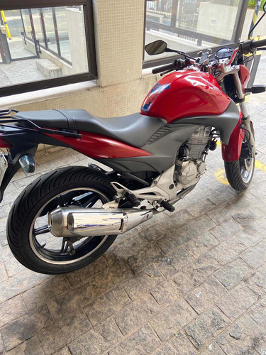 Imagem 2 de 8 de Honda Cb 300 R