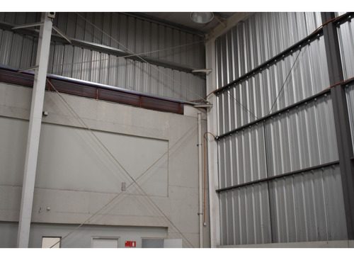 Arriendo Bodega 396 M2 + 72 M2 De Oficina, Sector Aeropuerto