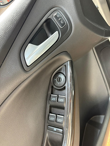 Ford Focus Sedan 2.0 TITANIUM FASTBACK 16V