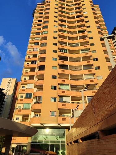 Apartamento En Las Chimeneas, Resd. Las Chimeneas. Ina-498