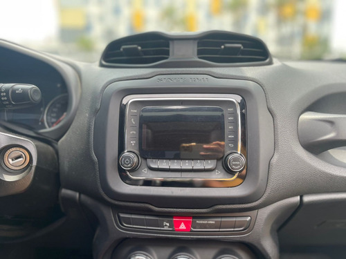Jeep Renegade 1.8 Flex Aut. 5p