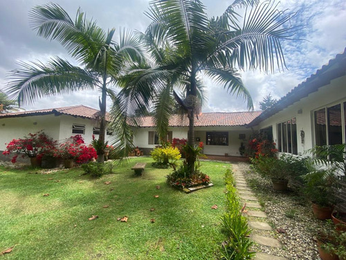 Finca En Venta En Guarne, Antioquia. 