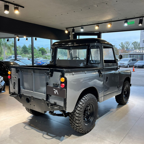 Land Rover Defender Corto