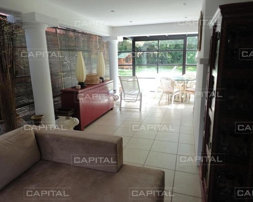 Casa De Cinco Dormitorios En Suite - Punta Del Este- Ref: 25035