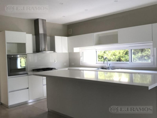 Imagen 6 de 13 de Casa En Venta En El Golf