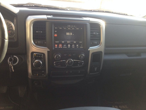 Imagen 9 de 15 de Dodge Ram 1500 Crew/cab 4x4 V6 Aut 2016 Azul Acero