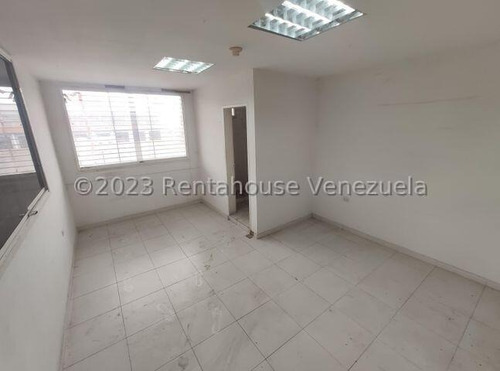 Amplio Galpon Industrial En Venta En El Centro De Barquisimeto, Con Finos Acabados, Ideal Para Almacen O Empresa Del Ramo Industrial 2 3 - 2 5 6 3 7 , Francisco Rojas Norscia Rentahouse, Compra Ahora!