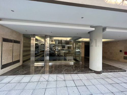 Imagen 3 de 19 de Depto 4 Amb. Frente, Balcon Corrido, Categoria, Full Amenities