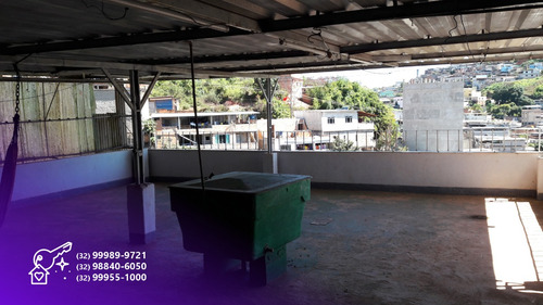 Casa Com Quintal, Kitnet E Cobertura - Excelente Localização