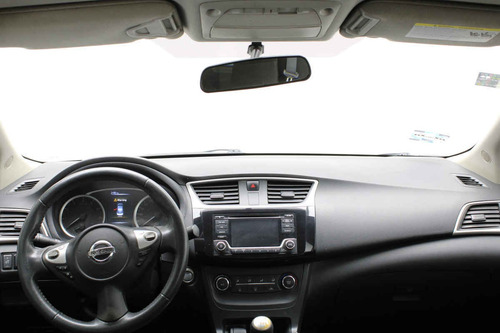 Imagen 12 de 15 de Nissan Sentra 2017 4p Advance L4/1.8 Man