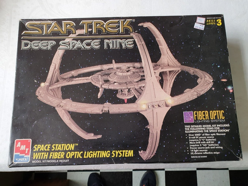 Deep Space Nine - Star Trek - Antigo Raro - Com Iluminação.