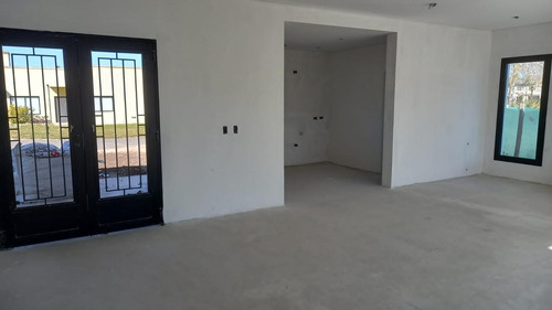 Imagen 8 de 15 de Casa A Estrenar En B° Cardales Village
