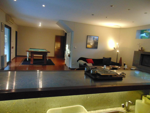 Imagen 3 de 30 de Casa En Venta . 5 Dormitorios- Las Lomas-jockey- Única