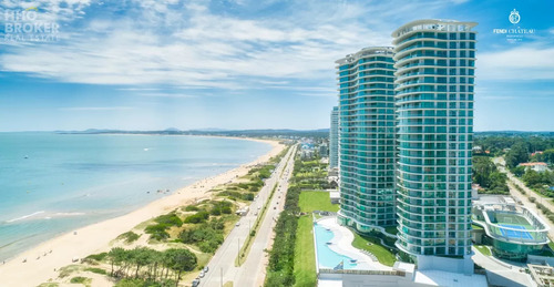 Departamento En Venta. Esquinero. Fendi Chateau. Playa Mansa. Punta Del Este.