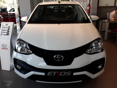 Toyota Etios Xls 6m/t 4p My21