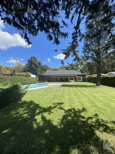 Casa En Venta 4 Amb En Parque Leloir