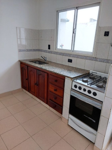 Imagen 6 de 19 de Duplex 2 Amb Con Patio - Interno - Con Renta