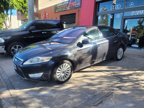 Ford Mondeo 2.0 Ghia Mt