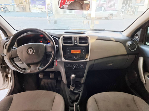 Imagem 4 de 9 de Renault Logan 1.6 Expression 8v Flex 4p Manual