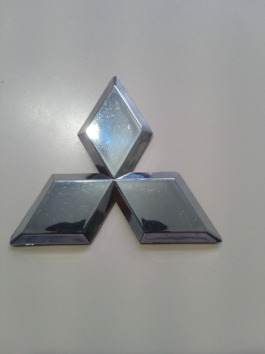 Emblema Cromado Para Mitsubishi Con  Base De 7cm.