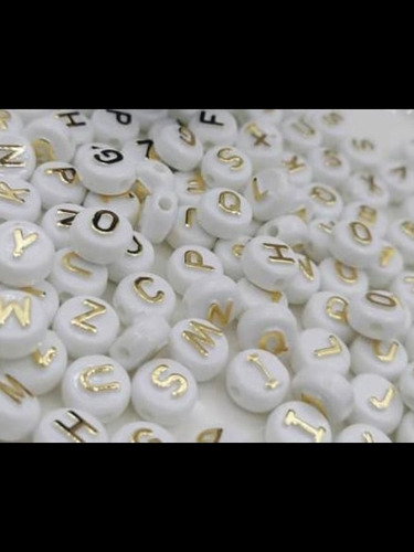 Imagen 1 de 8 de Letras Acrilicas Doradas Y Colores Corazon Paquete 500 Gr