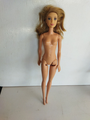 Barbie Muñeca Pelo Castaña Cuerpo Rigido 2015