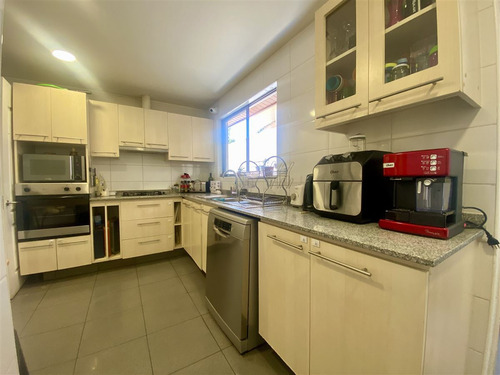 Oferta! Casa En El Carmen De Huechuraba 6d Más Serv.