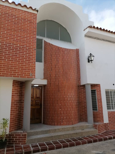 Imagen 2 de 7 de En Venta Town House Trigal Norte 04127439408