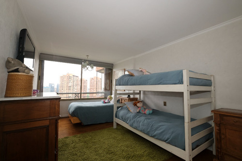 Excelente Departamento En Las Condes (corredora Piso Cuatro)