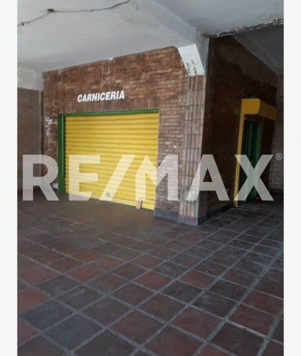 Imagen 2 de 6 de Se Vende Local Comercial En La Av. Principal De Los Guaritos