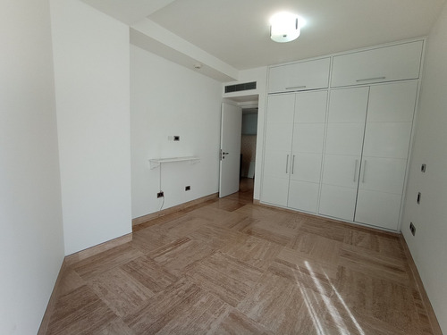 Imagen 29 de 30 de Vendo Apto 268m2 4h/6b/4p Colinas De Tamanaco 8942