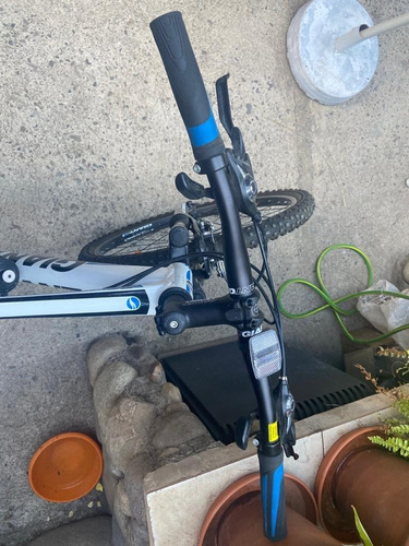 Bicicleta Giant Revel