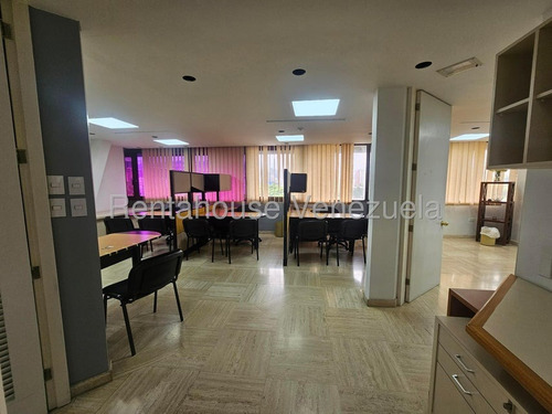 Moderna Oficina En Alquiler Chuao Mls #25-18847