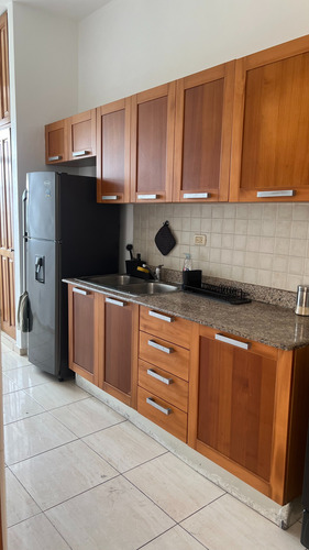 Apartamento Con Línea Blanca En Alquiler En Gazcue, Santo Do