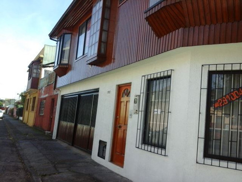 Casa En Venta De 5 Dorm. En Concepción