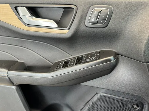 Ford Escape 2.5 Titanium Hybrid At
