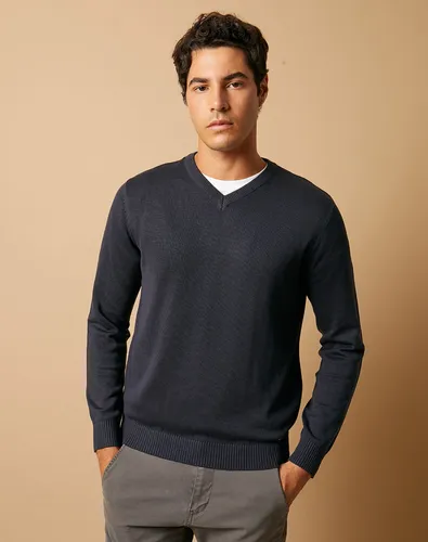 Pullover escote en v hombre cheap