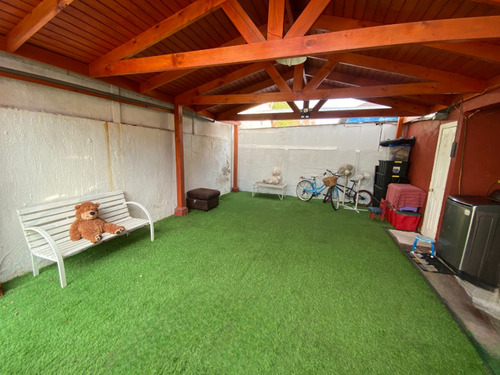 Se Vente Amplia Casa Familiar 7d,4e,3b, Ciudad Del Este