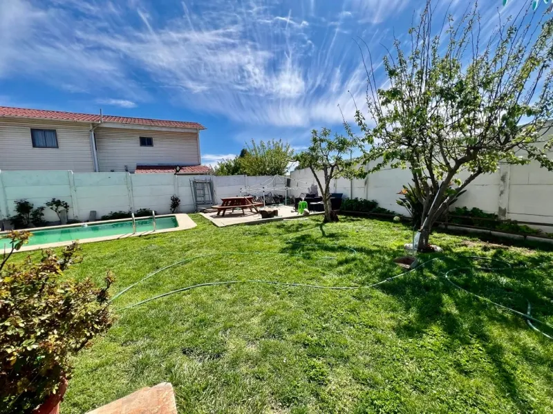 Imagen 5 de 22 de En Venta Bella Casa Familiar, Con Arboles Frutales Y Piscina