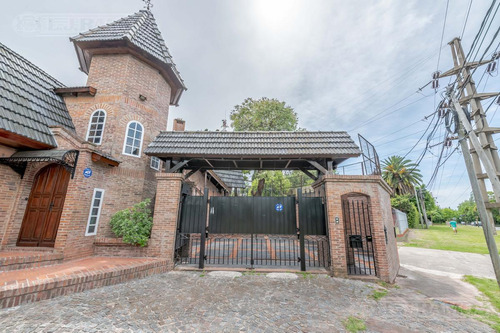 Casa Con Excelente Lote En La Horqueta, A Pocas Cuadras Del Colegio Newman.