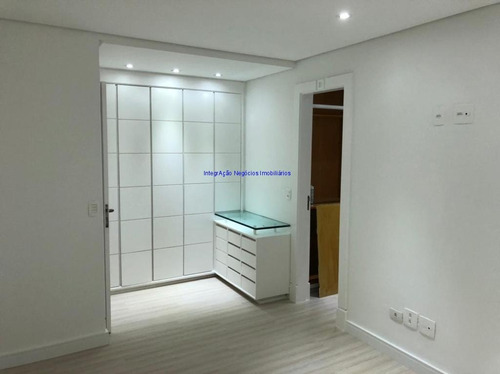 Imagem 11 de 30 de Apartamento 195m², 04 Dormitórios (sendo 02 Suítes), 03 Banheiros E 03 Vagas Na Garagem. Condomínio Com Portaria, Segurança 24hrs. Piscina, Salão - 21061612 - 69669524